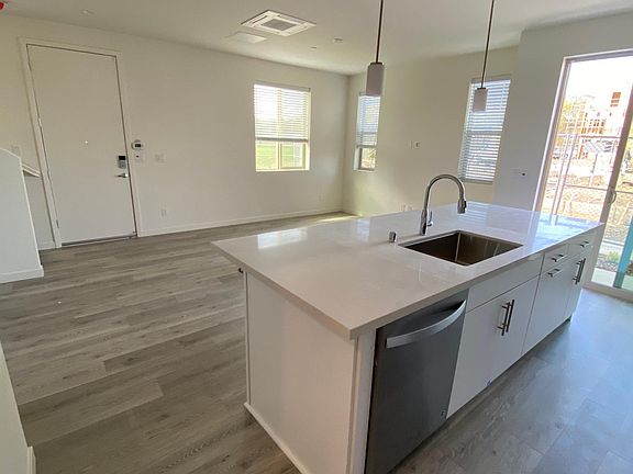 5th image of 210 Log Pond Ln