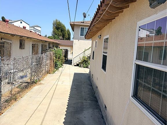 3rd image of 1746 Jackson Ave #A/b