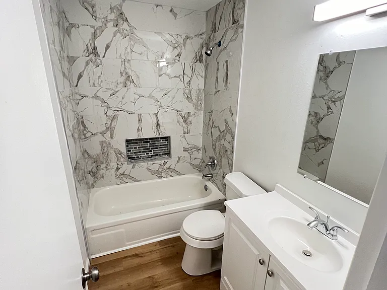 5709 Lawrence Blvd — Photo 6