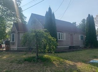121 Foster Rd, Tewksbury, MA 01876