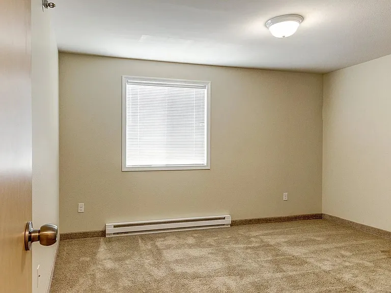 McEnroe Place Apartments — Photo 23