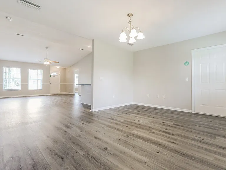 5905 Humkey St — Photo 5