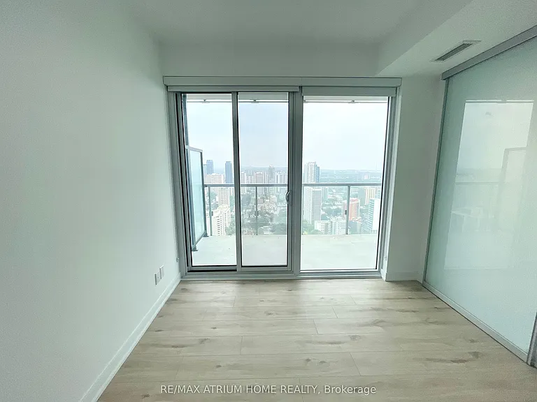 3 Gloucester St #4303 — Photo 21