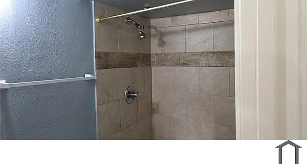 1408 Strand St #C — Photo 13