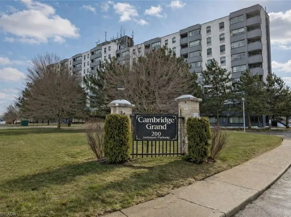 200 Jamieson Pkwy #606, Cambridge, ON N3C 4B5