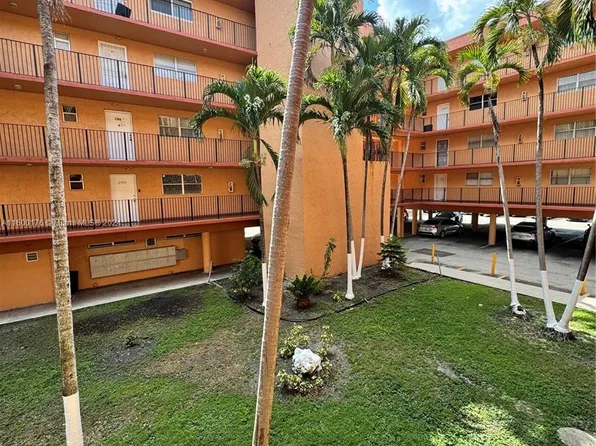 1950 W 56th St APT 2212D, Hialeah, FL 33012