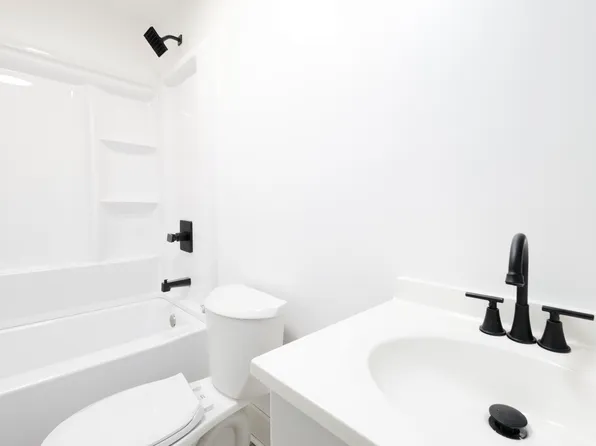 58 Laurel St, Worcester, MA