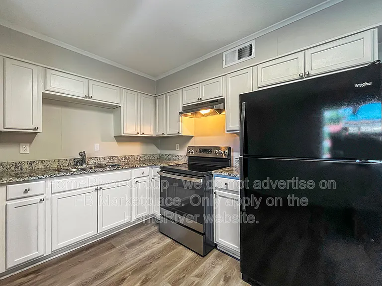 1756 W Holmes Rd — Photo 8
