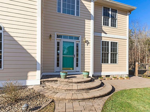 3rd image of 3111 Alice Dr