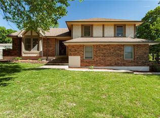 613 NE Locust Dr, Blue Springs, MO 64014