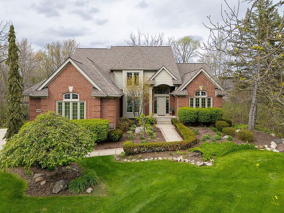 1st image of 22820 Indianwood Dr