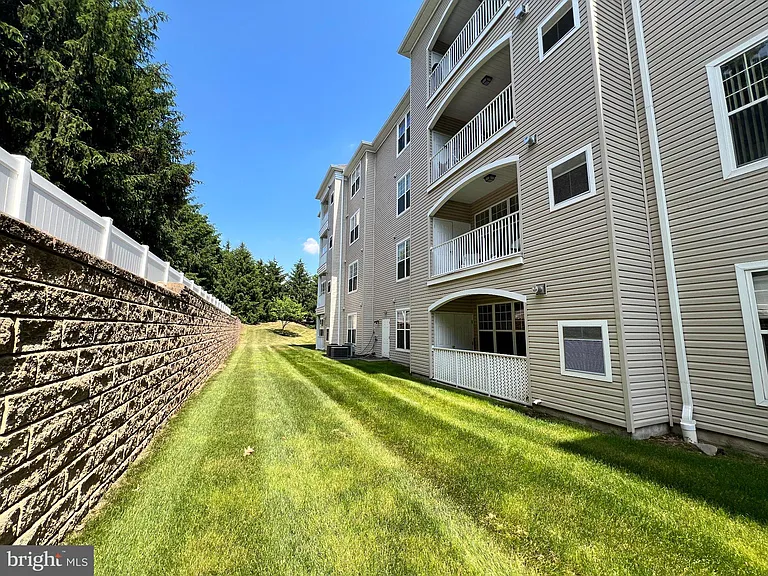 416 Masterson Ct — Photo 29