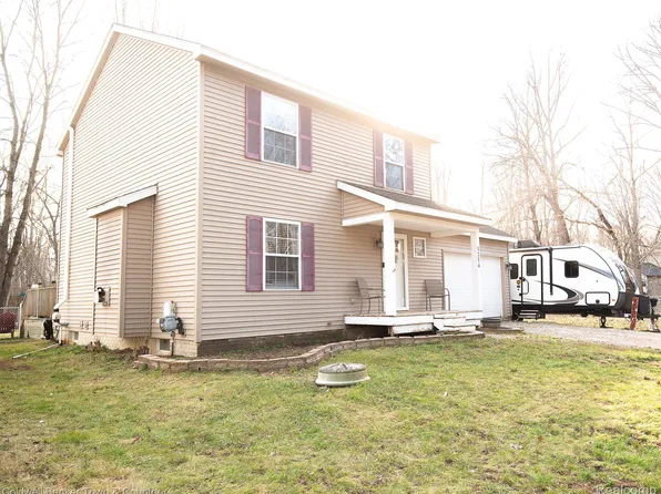 5754 Woodbine, Pinckney, MI 48169