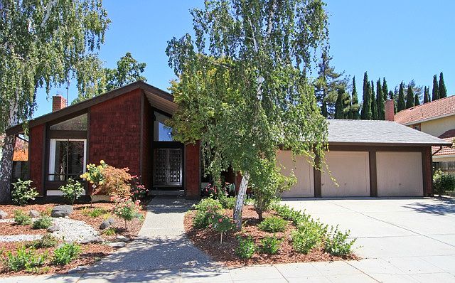 1st image of 1626 Canary Dr