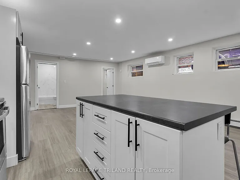 425 McKenzie Ave #1 — Photo 5
