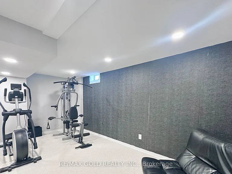 2293 Woodcrest Dr — Photo 42