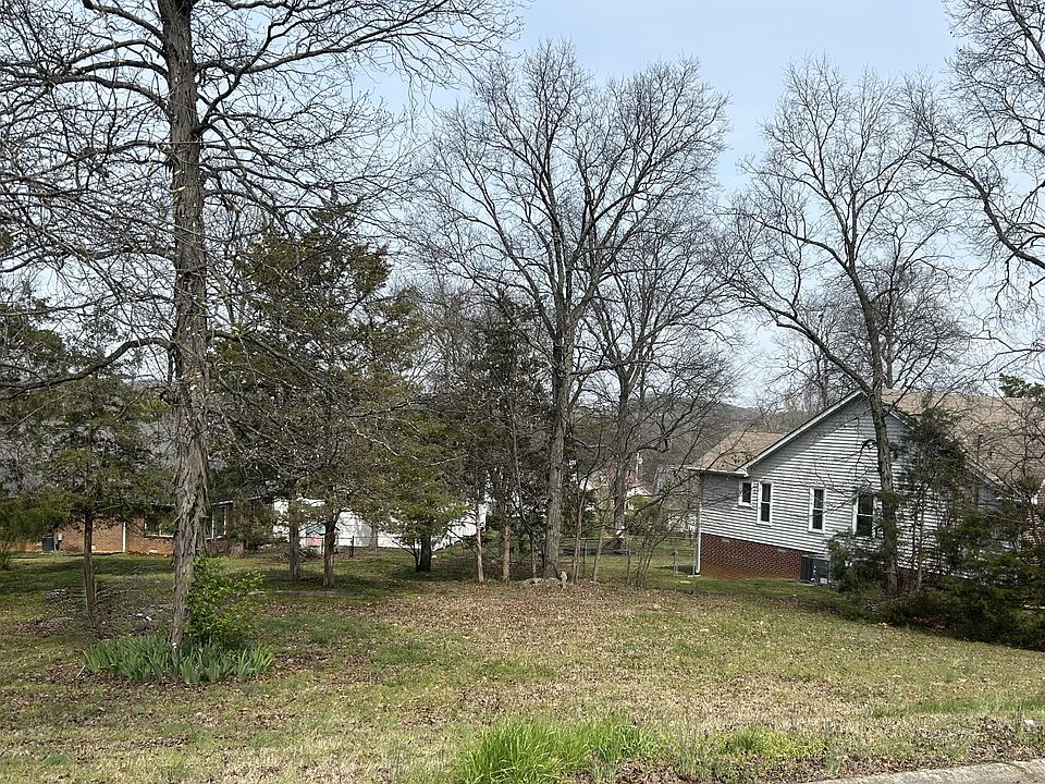 2nd image of 110 Kelly Dr