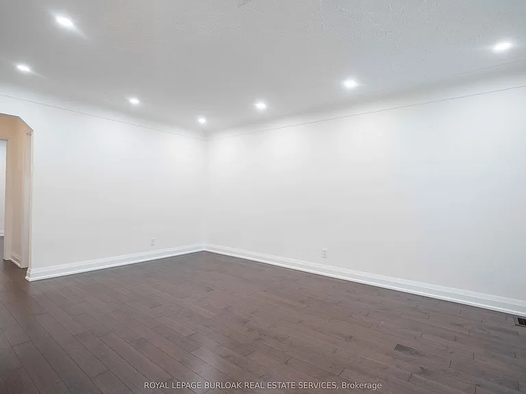 356 E 17th St #UPPER — Photo 10