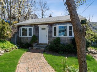 10 Dune Ct, Northport, NY 11768
