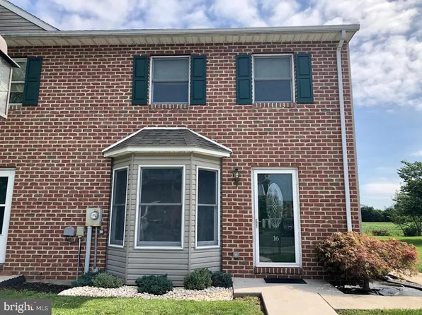 16 Colonial Dr, Gettysburg, PA 17325