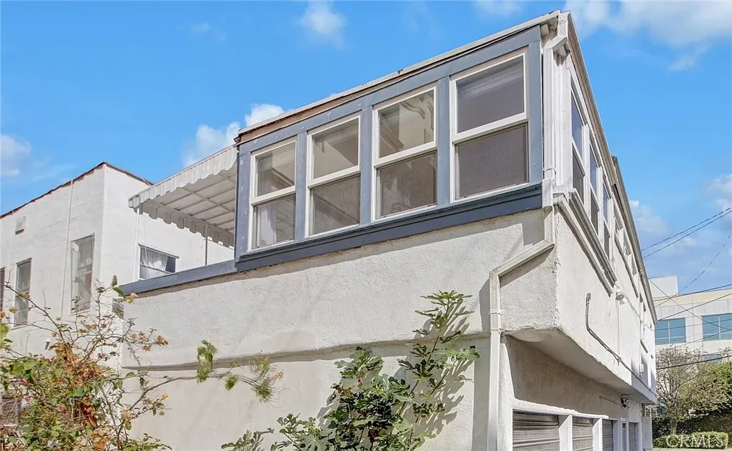 1 bed, 1.0 bath, 800 sqft, $3,300 — Photo 1