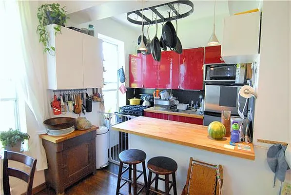 Sold by R New York | media 25