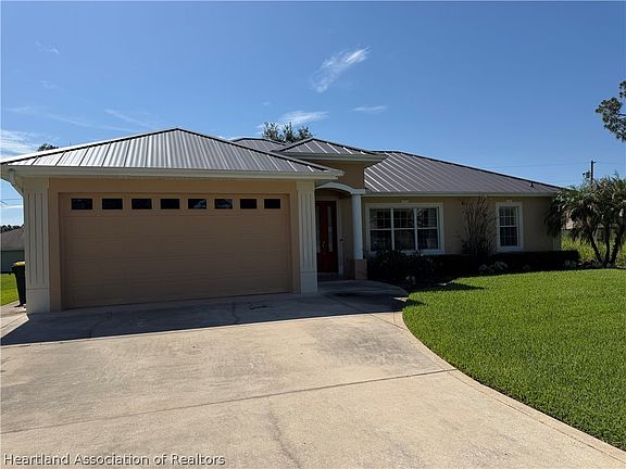 3rd image of 4302 Lake Haven Blvd