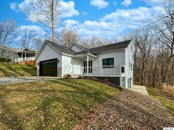 363 Highland Hills Cir, Howard, OH 43028