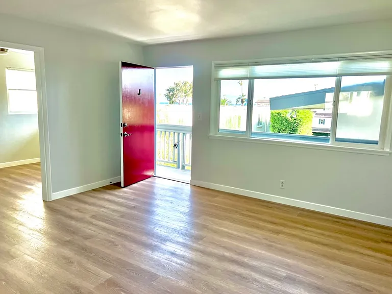 470 N Coast Hwy #J — Photo 5