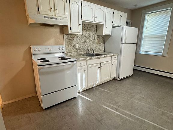 4th image of 411-431 N Main St #13