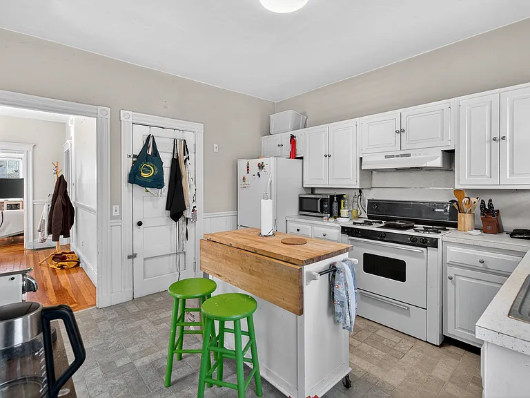 671 Washington St #1 — Photo 10