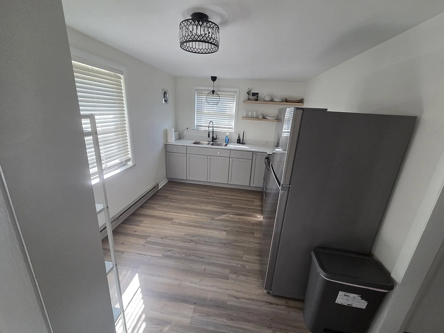 2 bed, 2016 sqft, $1,500 — Photo 3