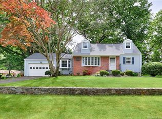 105 Larkspur Rd, Fairfield, CT 06824