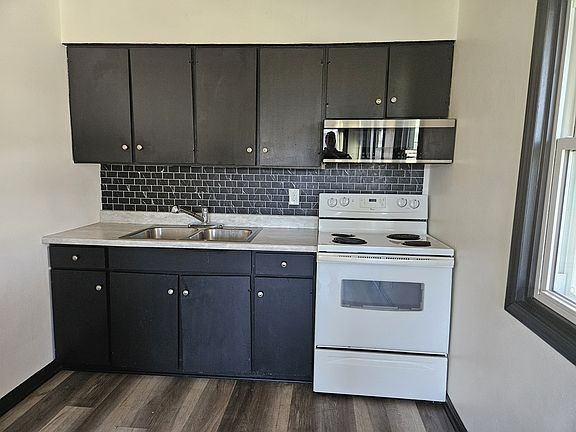 5th image of 901-903 Sunset Ct
