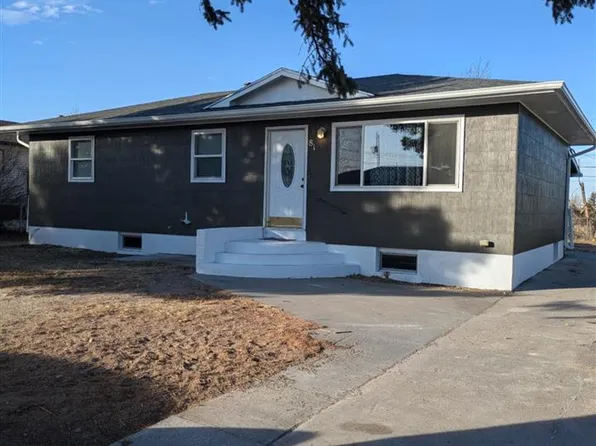 81 Michael St, Gering, NE 69341