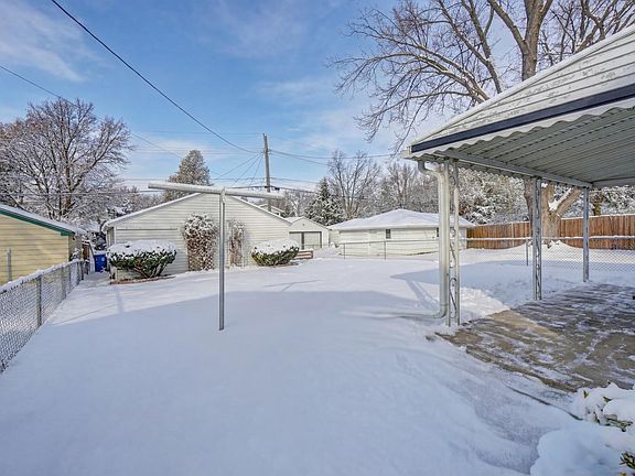 2nd image of 3550 2nd St NE