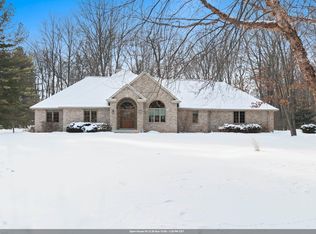 2817 Brook Hills Dr, Green Bay, WI 54313