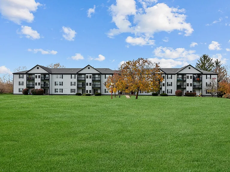 Fairfax Apartments - Lansing, MI — Photo 30