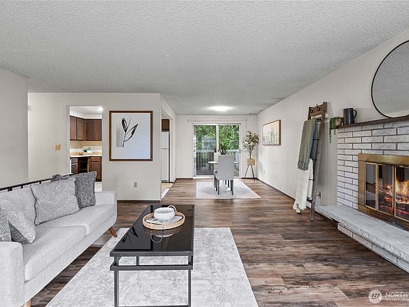4th image of 9724 Wildwood Avenue SW