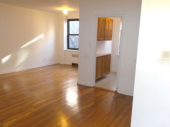 4th image of 10319 68th Road # Top Floor