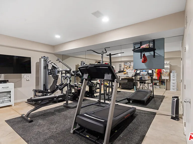 2207 Bowmont Dr — Photo 46