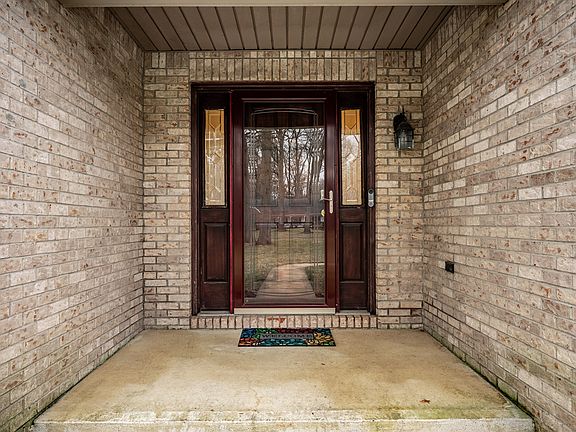 4th image of 1085 Fleetwood Dr