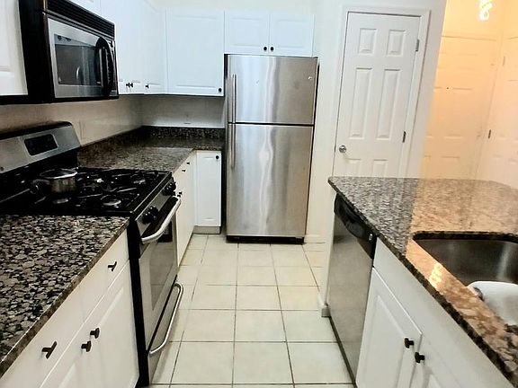 3rd image of 17 Granite Pl Unit 193