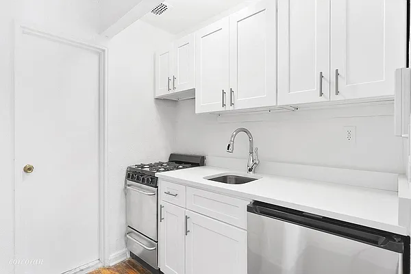 Rented by Corcoran | media 7