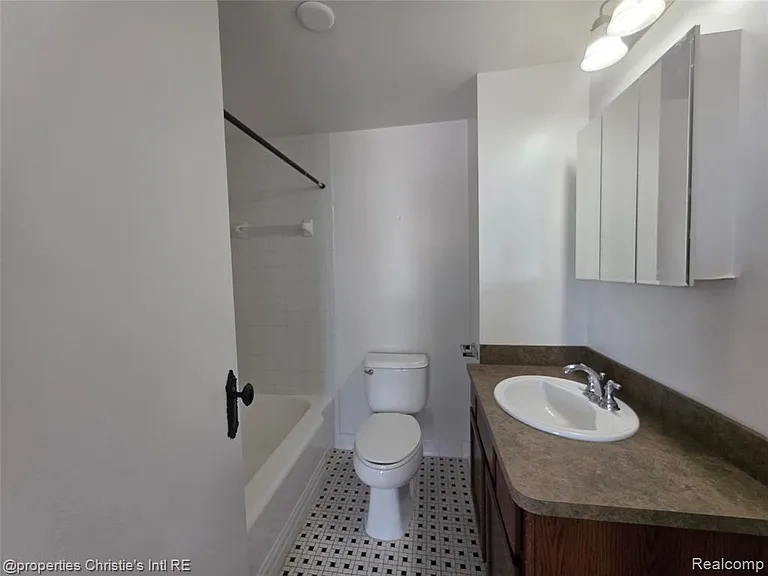 15 E Kirby St #829 — Photo 26