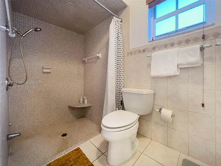 10130 SW 70th Ave — Photo 19