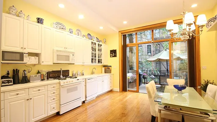 Rented by Fenwick Keats Real Estate | media 10