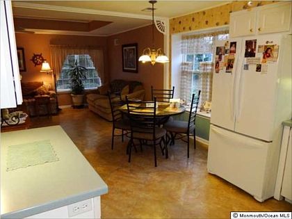5th image of 28 Valley Stream Ln