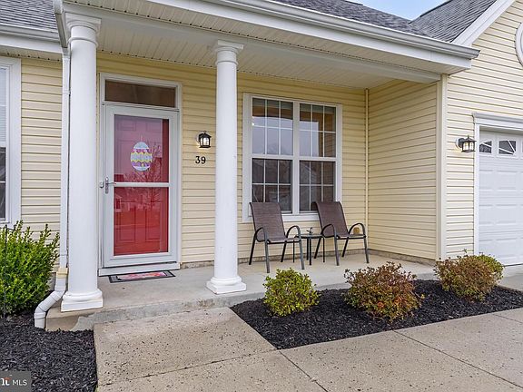2nd image of 39 Meadowview Dr