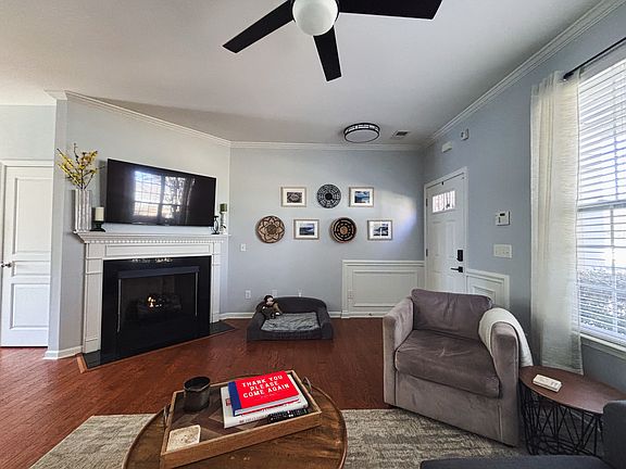 3rd image of 157 Leyton Loop Unit F